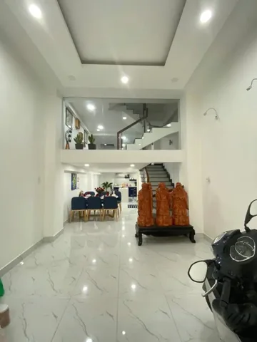 Bán nhà ở Thích Quảng Đức, phường 1 Quận Phú Nhuận. Diện tích 61m2, giá chỉ 3,75 tỷ đồng. Sổ hồng riêng hoàn công đủ