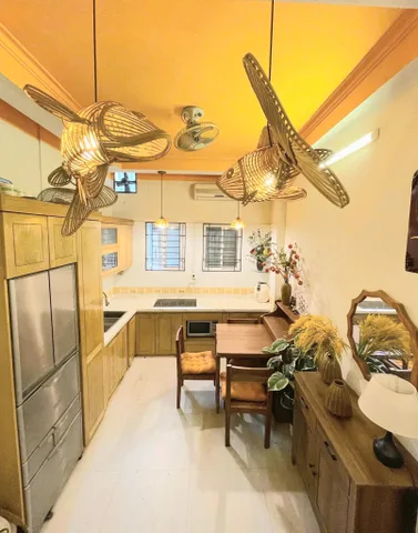 Cho Thuê Nhà Đường Bạch Đằng - Hai Bà Trưng 30M² 5 Tầng 3 Ngủ - Giá Thuê 12tr