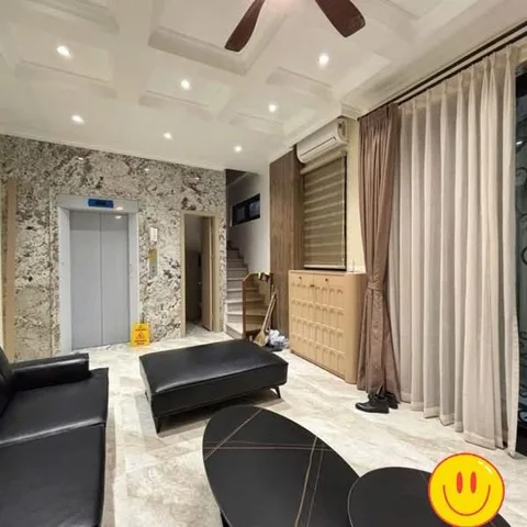 Trung Kính-Cầu Giấy 49m2, 10m ra mặt phố, thang máy, 15.t.ỷ