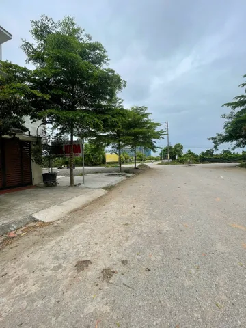 🏡 Chủ cần tiền nên bán gấp mảnh đất đẹp tại Chương Mỹ
	•	Diện tích: 80m²
	•	Mặt tiền thoáng
	•	Đường ô tô đi lại thuận tiện
	•	Gần chợ, trường học, khu dân cư

Phù hợp:
✔ Xây nhà ở
✔ Đầu tư giữ tiền

💰 Giá cực tốt: 1 tỷ 4xx

📞 Ai đang tìm đất 