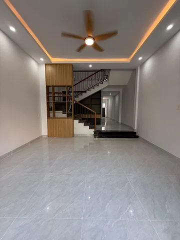 SẬP HẦM 400M RA BIỂN SƠN TRÀ-MẶT TIỀN KD KO NGỦ 🏘️ 3 TẦNG MỚI ĐẸP_TRỤC 7.5M CẠNH CHỢ