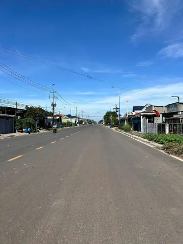 Bán gấp lô đất mặt tiền đường KINH DOANH 32m tại BÌNH DƯƠNG. Gần CHỢ - TRƯỜNG - KCN giá bán lỗ 630tr. AC có quan tâm gọi 0903.263878 xem sổ đất.