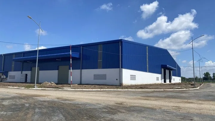 Cho Thuê Nhà Xưởng Sản - Kho Bãi , Tại Trung Tâm Bình Phước Kcn đất đỏ 1, gần kcn châu đức