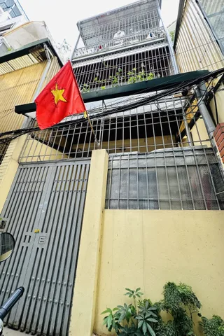 Bán nhà 55m² full thổ cư ngang 4m giá 15.3 tỷ tại Đường Yên Hòa Phường Yên Hòa
