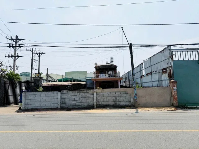 Bán nhà xưởng mặt tiền đường Đặng Công Bỉnh đường xe Container xã Xuân Thới Sơn huyện Hóc Môn TPHCM, DT: 16,3x54m.