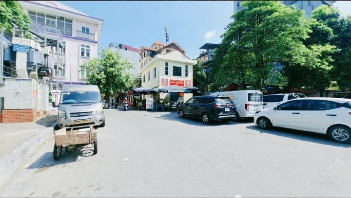 Bán nhà 60m² có sẵn 57m² thổ cư ngang 4m giá 16.95 tỷ tại Đường Yên Hòa Phường Yên Hòa