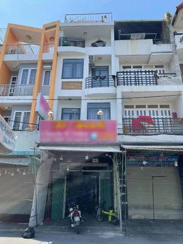 Bán nhà mặt tiền kinh doanh chợ thông tay hội quang trung, 4 tầng