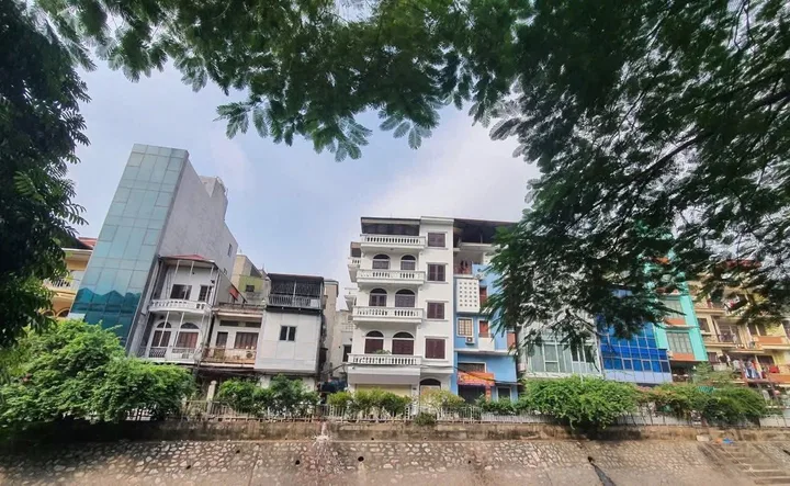 BÁN NHÀ ĐƯỜNG NGUYỄN AN NINH. 50M2 - 5 TẦNG. GARA Ô TÔ.