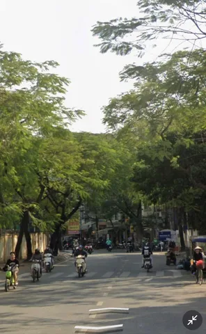 - Giang Văn Minh - Ba Đình. Gần phố. 2 thoáng trước sau vĩnh viễn. Trước nhà 4m

- DT 40m 4 tầng MT 3,7m. Giá 12,3 tỷ