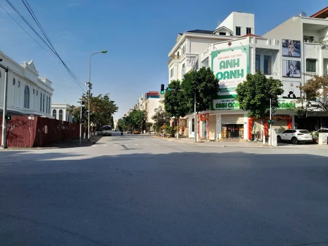Bán 80m mặt tiền 5m đất mặt đường ngô quyền cạnh chung cư đông dương. Phường kinh bắc tỉnh bắc ninh