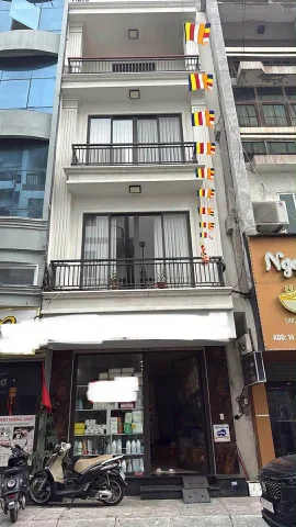 Do chuyển đổi công tác. Nên cần chuyển nhượng căn nhà 4 tầng 50m2 tại mặt đường Long Tiên, Bạch Đằng, Hạ Long