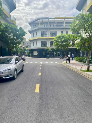 Bán nhà phố Bcons Uni Valley nằm trong khu đô thị Bcons City