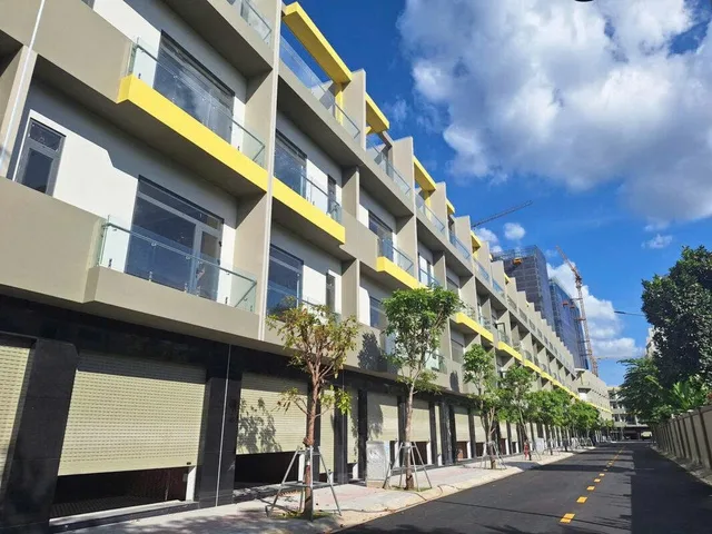 Nhà Phố 4 Tầng Bcons Uni Valley – Tài Sản Dòng Tiền Ngay Làng Đại Học
