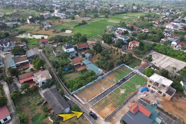 ⚠️ ĐẤT ĐẸP CHƯƠNG MỸ GIÁ 1 TỶ 5XX – KHÁCH XEM LIÊN TỤC

80m² đất đẹp, mặt tiền rộng, ngay trục chính xã.
Khu dân cư đông đúc, tiện ích đầy đủ chỉ vài phút di chuyển.
	•	15 phút tới Bến xe Yên Nghĩa
	•	Gần Đại học Đại Nam và Đại học Phenikaa

📕 Sổ đ