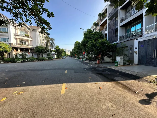 Bán nhà 4 tầng Bùi Tá Hán. Q2 
P An Phú . Thu nhập 40 triệu/tháng