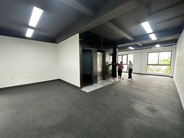 Cho thuê văn phòng Làng Việt Kiều Châu Âu, 90m2/tầng sàn thông đẹp như ảnh