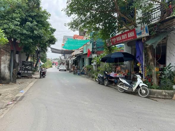 Lô góc 83m 2 mặt tiền,Giá 1.5 tỷ ,  đường ô tô đỗ cửa ,đối diện tái định cư