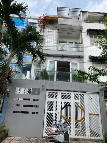 Chủ gửi: 
BÁN NHÀ 1 TRỆT 3 LẦU ĐƯỜNG 26 KHU CÔNG TY 8 - P HƯNG PHÚ - CẦN THƠ.