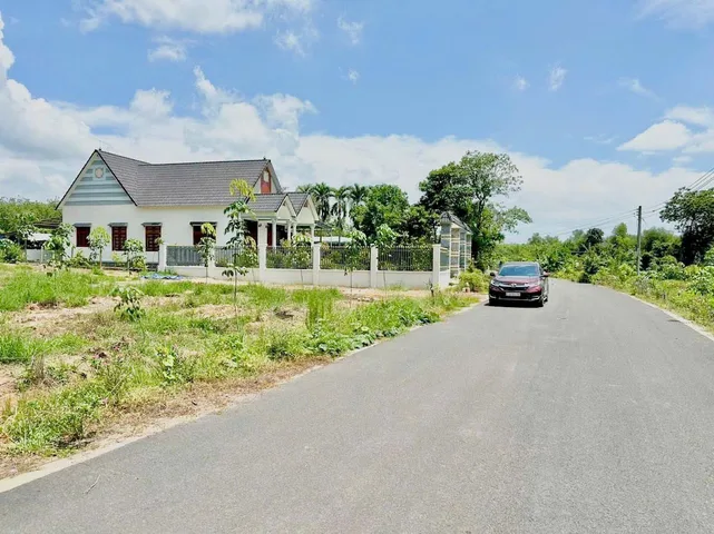 Bán đất 150m² có sẵn 100m² thổ cư. Giá 395 triệu tại Đường DD5 Phường Bến Cát