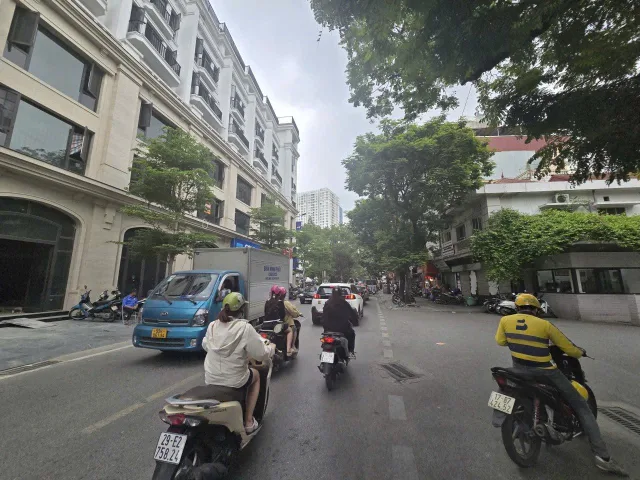 Bán nhà Mặt phố Chùa Láng 120m² full thổ cư ngang 5.1m giá 103 tỷ tại Đường Chùa Láng Phường Láng (MUA/BÁN BĐS nhắn tin Zalo 0862299066)