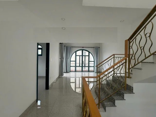 Bán Gấp Biệt Thự Phường Linh Đông - 1 Trệt 2 Lầu Sân Thượng - Kết Nối Trung Tâm 15 Phút