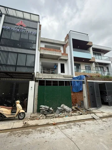 KĐT Gói 5 Mỹ Gia - Thái Hưng , NHÀ CÓ THANG MÁY  Bàn giao full nội thất , có máy lạnh âm trần phòng khách, trang bị chăn nệm hoàn chỉnh, nhà xây mới 100% , xách vali vào ở ngay