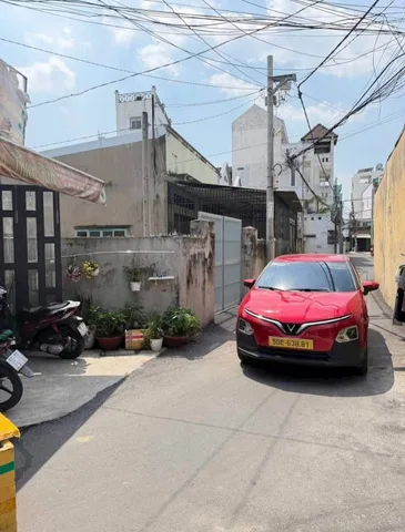 Bán nhà Góc 2MT nhựa sát đường Bà Triệu trung tâm thị trấn Hóc Môn TPHCM, DT: 60m2.