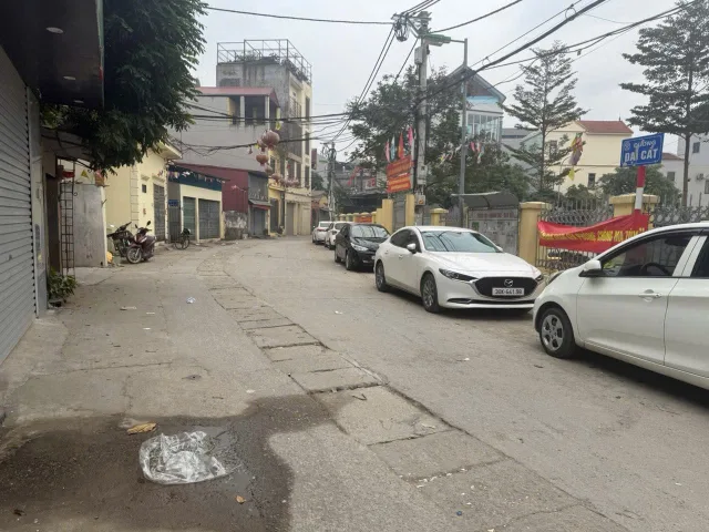 Bán nhà Liên Mạc mặt ngõ. Ô tô con qua cửa, cách khoảng 50M ra mặt phố, giá bán 5.95 tỷ