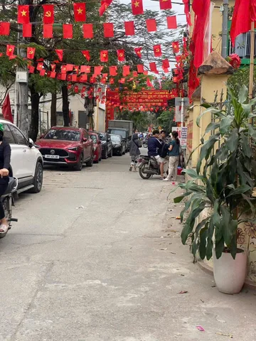 Bán đất mặt ngõ thông kinh doanh ô tô qua cửa cầu diễn, diện tích 54M mặt tiền rộng giá bán hơn 13 tỷ.