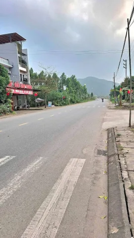 💵💵Làn 1 xuân đông xuân phú- vị trí đẹp nhất khu yên dũng
💎💎Giá nhỉnh 2 đồng xíu
👉👉Nằm trên trục tl 299 đường giao thông giữa hương gián, xuân phú sang yên dũng
👉👉Kinh doanh buôn bán sầm uất
👉👉Diện tích 93 m, mt 5
☎️☎️Call em thanh biết thêm chi tiết 