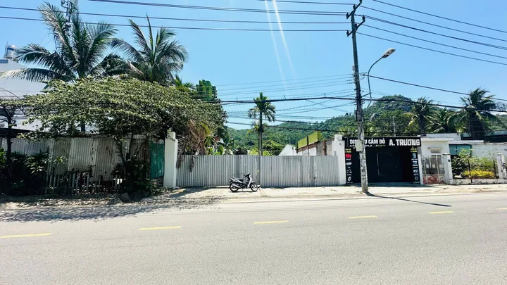 CHO THUÊ MẶT BẰNG ĐƯỜNG NGUYỄN KHUYẾN, GIAO THÔNG THUẬN TIỆN . PHÙ HỢP LÀM KHO XƯỜNG . LH 0935 964 828 - E Hiền