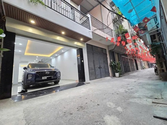 - Lê Trọng Tấn - Thanh Xuân. Ô tô 7 chỗ ngủ trong nhà, ô chờ thang máy. Xây 4 tầng 60m MT 4m
Giá 17,7 tỷ