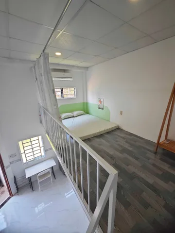 Cần bán dãy trọ hẻm 222/79 Lương Định Của Vĩnh Ngọc cũ. Cách mặt đường oto chỉ 2 căn nhà, gần chợ chiều, về tttp 5p.
- Diện tích sổ 64m2 , diện tích sử dụng thực tế 77m2. 
- Trên đất có 4 phòng trọ đẹp mới xây kiên cố, dòng tiền 9tr/tháng. 
- Giá bán: 
