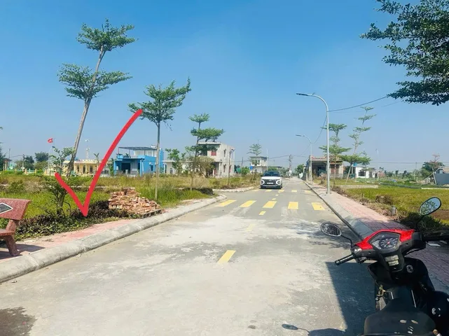 Bán đất nền dự án 100 m2 tại Xã Hải Xuân, Huyện Hải Hậu, Nam Định, sổ đỏ chính chủ
Cần bán đất nền dự án diện tích 100 m2 tại Xã Hải Xuân, Huyện Hải Hậu, Nam Định. Bất động sản có giấy tờ pháp lý rõ ràng với sổ đỏ/sổ hồng, giá bán rất hấp dẫn chỉ 1.5 tỷ 