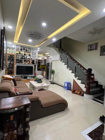 🚨🏘️ VIP NHÀ 3 TẦNG KHU COMPOUND CẠNH LÒ LU NỘI THẤT CƠ BẢN NHỈNH 9 TỶ SÁT MT LÒ LU, KĐT ĐÔNG TĂNG LONG, KHU CNC Q9⏰