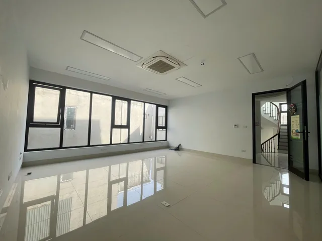 Cho thuê văn phòng Trung Văn Tố Hữu, 30 m2, vp vuông vắn thoáng mát