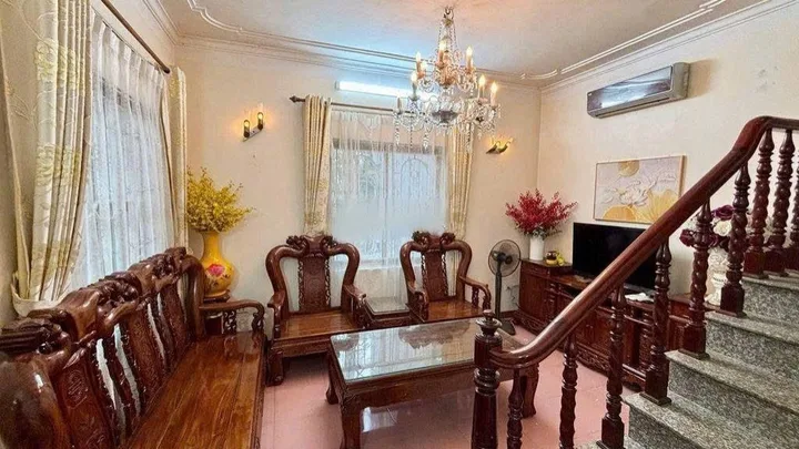 Cho Thuê Nhà Ngõ 187 Trần Cung - Cầu Giấy 40M² 4 Tầng 3 Ngủ Full Đồ - Nhà 3 Mặt Thoáng -- Giá Thuê 144tr
