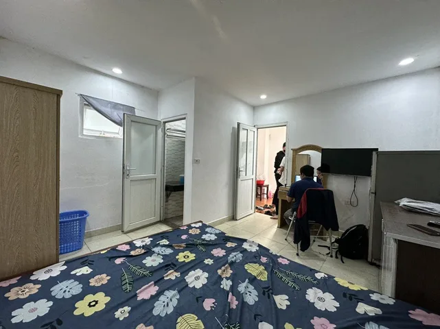 Cho thuê nhà trọ giá rẻ 4,2 tr địa chỉ 37 ngõ 148 Trần Duy Hưng, Cầu Giấy.
Phòng 404 Vkk giá 3,6 tr/ tháng ở luôn.