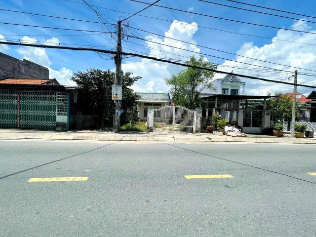 Bán nhà mặt tiền đường Tỉnh Lộ 15 xã Tân Thạnh Đông Củ Chi TPHCM, DT: 9,7x40m.