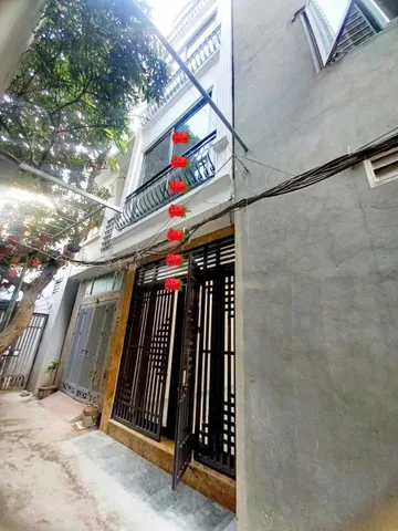 Tôi chính chủ bán nhà Tây Hồ vị trí đỉnh gần đường, ô tô qua cổng, dân xây