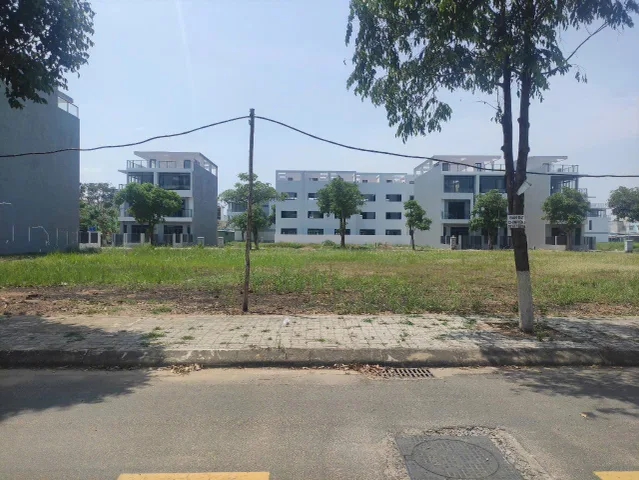 CẦN BÁN NHANH NỀN ĐẤT GIÁ RẺ 30TR/M2 NGAY ĐƯỜNG NGUYỄN DUY TRINH Q9 DT 100M2 FULL THỔ CƯ SỔ HỒNG RIÊNG CÔNG CHỨNG NGAY