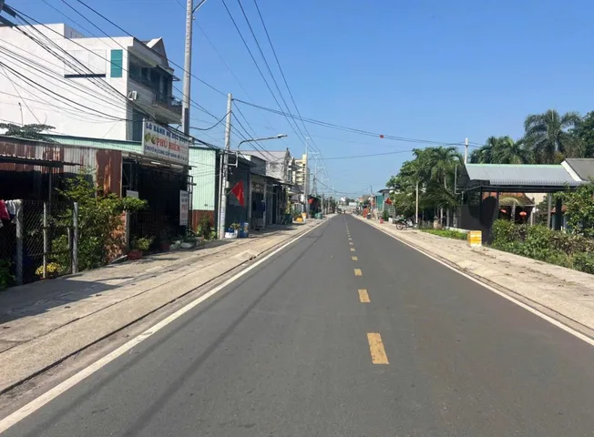 Bán đất 430.2m² có sẵn 100m² thổ cư ngang 10m giá 2.6 tỷ tại Phường Minh Hưng