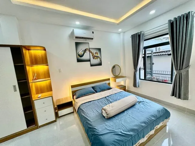 Ngay chợ Hoà Hưng Nhà mới đẹp 3 Phòng ngủ Cách Mạng Tháng Tám