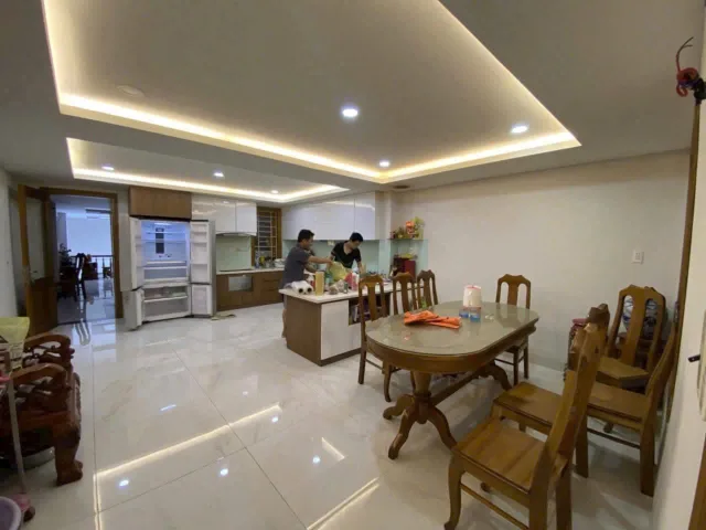 BÁN NHÀ 4 TẦNG CÓ THANG MÁY – MẶT TIỀN ĐIỆN BIÊN PHỦ

• Diện tích: 100 m²
• Nhà 4 tầng, thiết kế hiện đại, bố trí thông minh – tối ưu công năng
• Thang máy giữa nhà