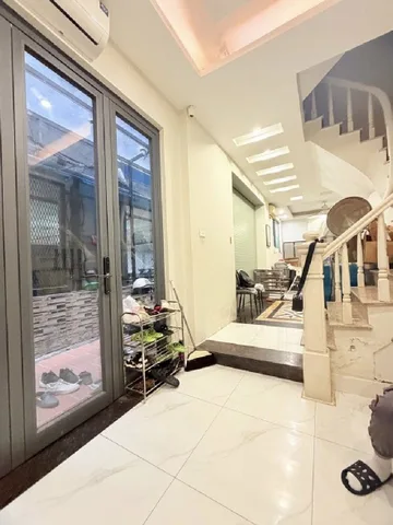 Phố Vip Thái Hà- Dân Xây - Gần Phố- Ô tô-Trước Nhà Cực Thoáng- 42/45M2-5T- Sổ Vuông Nở Hậu