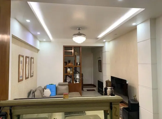 Cho Thuê Nhà Thái Hà 45M² 5 Tầng 3 Ngủ - Nội Thất Gỗ Xịn - Gần Phố - Giá Thuê 26tr