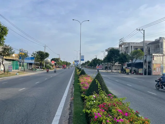 Đất biệt thự sát đường Nguyễn Tất Thành. Gần biển. Có 202m thổ