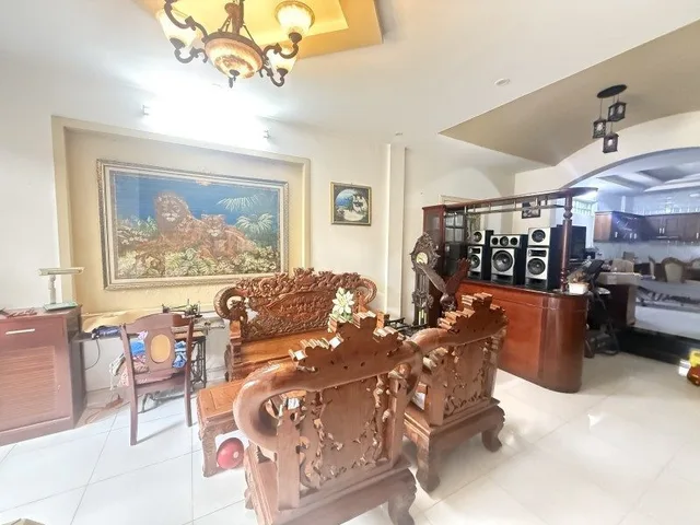 Bán Biệt Thự Mặt Tiền Linh Đông Thủ Đức -243m2 ngang 7m  - Vừa Ở Vừa Kinh Doanh - 36 Tỷ