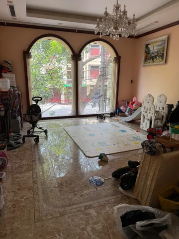 Bán nhà 6 tầng khu suối hoa, diện tích 76.8m mặt tiền 4.8m hướng tây bắc. Mặt đường vương văn trà phường kinh bắc tỉnh bắc ninh