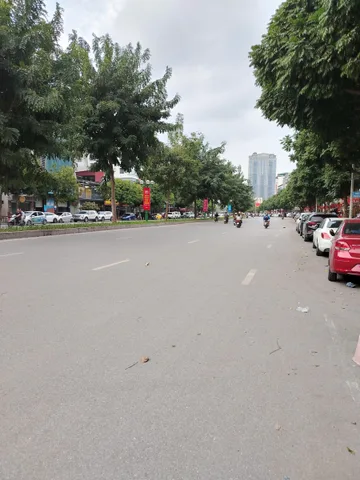 Bán gấp nhà 6T,gần Nguyễn Văn Huyên nhỉnh 11 tỷ,  oto lùi cửa, sổ đỏ A4 sẵn sàng